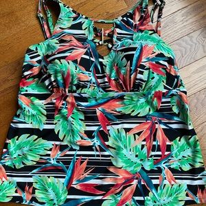 St John’s Bay Tropical Print with Bird of Paradise floral Tankini, size 18